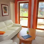 2 Im Haus Am Mit Terrasse Und Wintergarten Apartament *